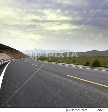 Highway Speed 10859603