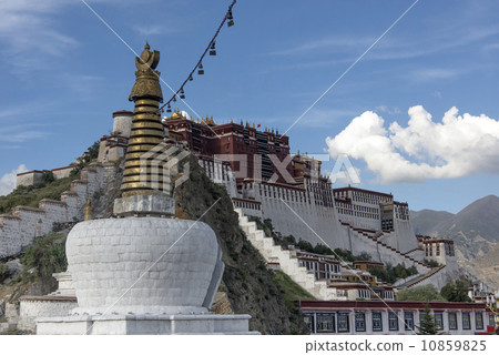 Potala palace in Lhasa Tibet 10859825
