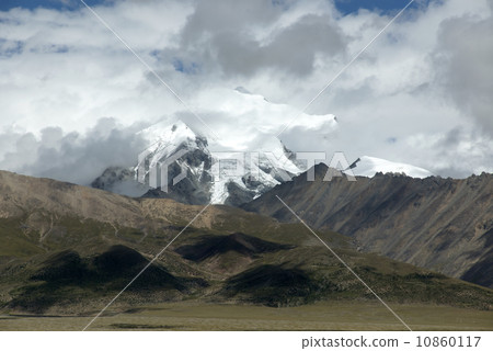 Blue sky snow-capped mountains Blue sky snow-capped mountains 10860117