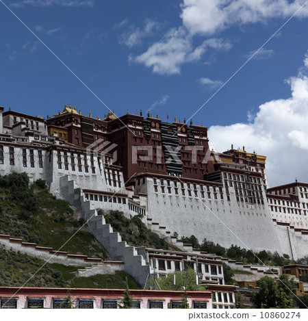 Potala palace in Lhasa, Tibet 10860274