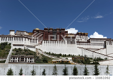 Potala palace in Lhasa, Tibet 10861092