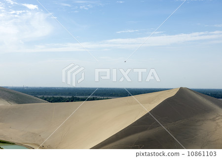 Dunhuang Mingsha desert 10861103