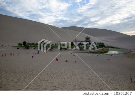 Chinese Dunhuang Crescent Lake Chinese Dunhuang Crescent Lake 10861207