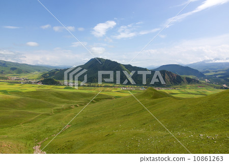 Rural scenery Rural scenery 10861263