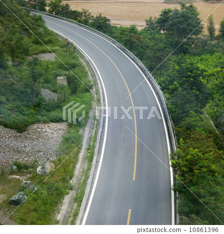 Highway turn Highway turn 10861396