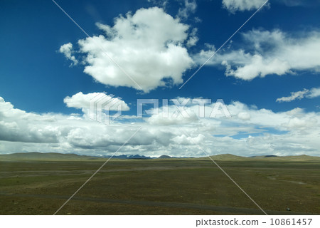 Tibet's snow-capped mountains in China 10861457