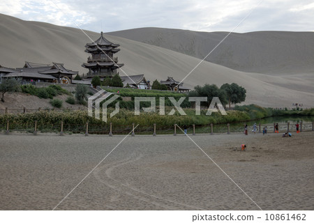 Chinese Dunhuang Crescent Lake 10861462