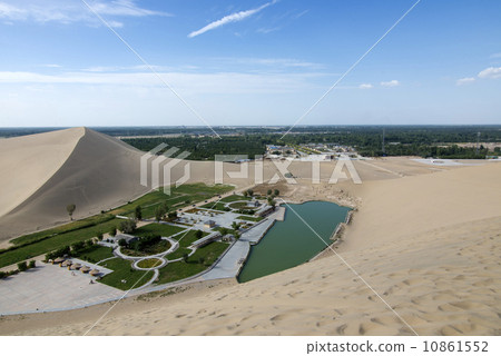 Chinese Dunhuang desert lake Chinese Dunhuang desert lake 10861552