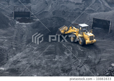 Coal mining 10861633