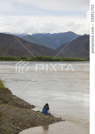 Tibet's snow-capped mountains river Tibet's snow-capped mountains river 10861702