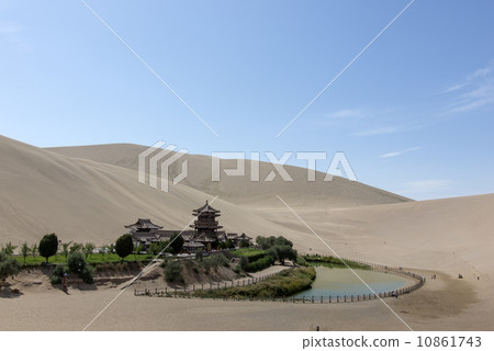 Chinese Dunhuang Crescent Lake 10861743