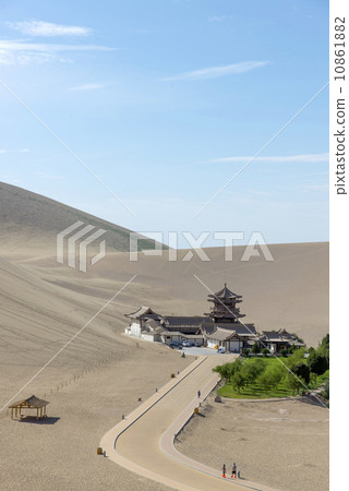 Chinese Dunhuang Crescent Lake Chinese Dunhuang Crescent Lake 10861882