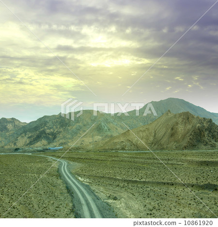 Highway Mountains Wilderness 10861920