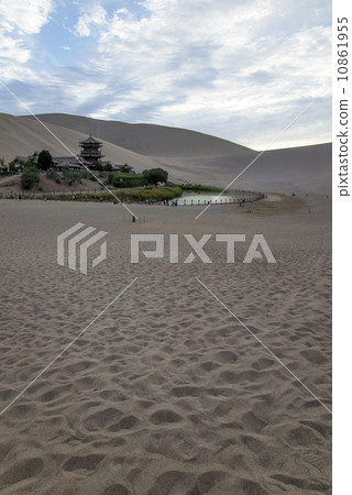 Crescent Lake 10861955