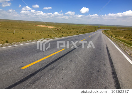 Quiet road afar Quiet road afar 10862287