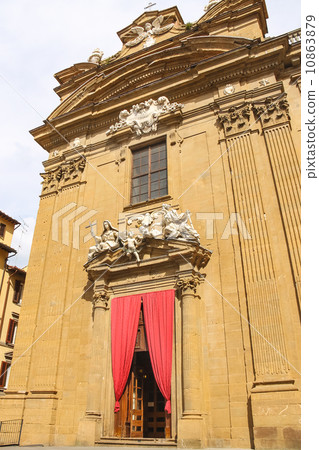 Sculpture composition on building of Court of Justice on Piazza 10863879