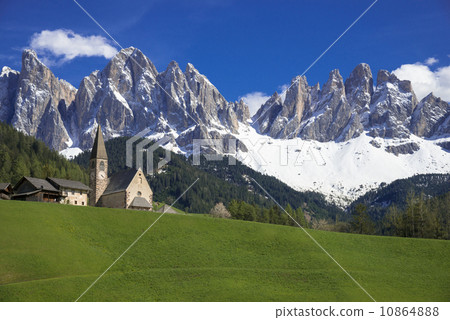 Hune谷和Dolomiti阿爾卑斯春天風景 Hune谷和Dolomiti阿爾卑斯春天風景 10864888