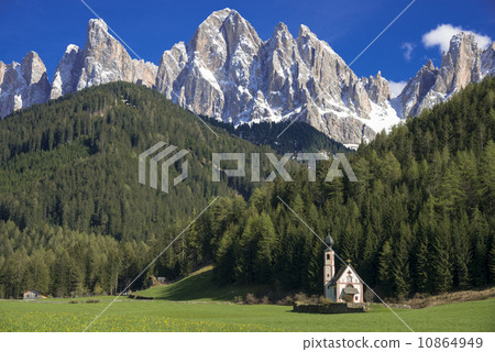 Audre Mountains in the Dolomites Audre Mountains in the Dolomites 10864949