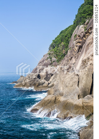 Rock skin of Oniga Castle 10865214