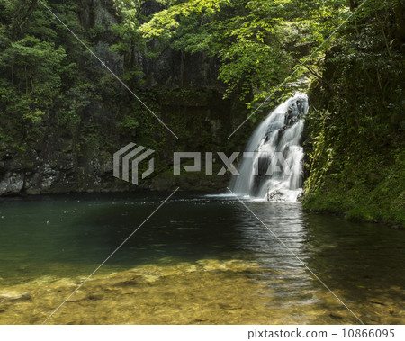 Red eyed falls Red eyed falls 10866095