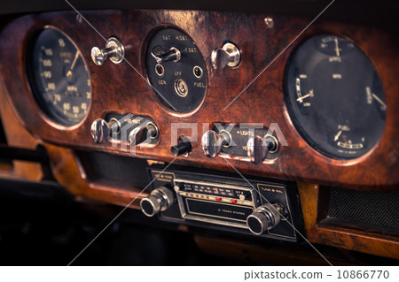 Dashboard in old retro car Dashboard in old retro car 10866770