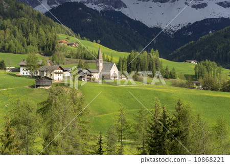 Spring landscape in the Dolomites Spring landscape in the Dolomites 10868221