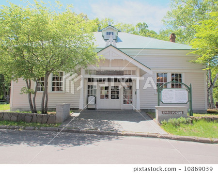 Edwin Dunn Memorial Hall 10869039