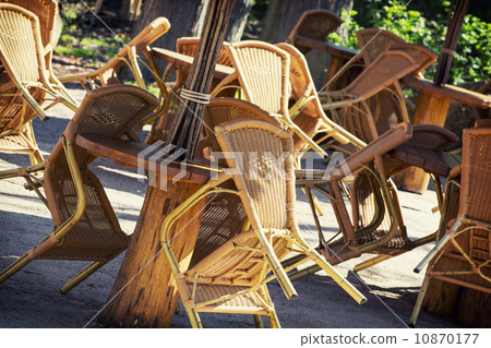 Wicker chairs 10870177