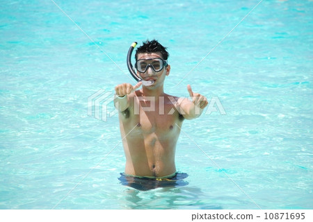 Thumbs up for snorkeling experience Thumbs up for snorkeling experience 10871695