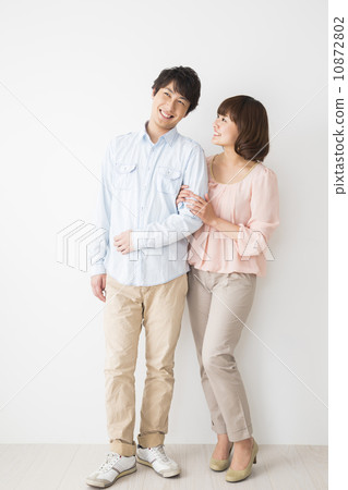 Young couple 10872802