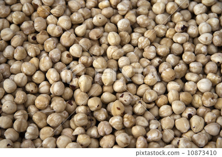 Shelled hazelnuts 10873410