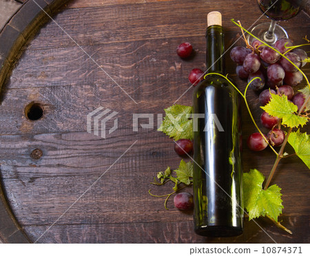wine 10874371