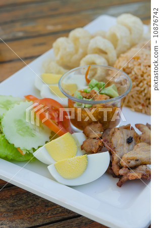 fried rice 10876742