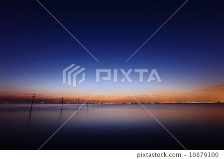 sunset, sky at sunset, ocean 10879100