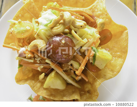 Fruity Papaya Salad in Wonton Bowl Fruity Papaya Salad in Wonton Bowl 10880522