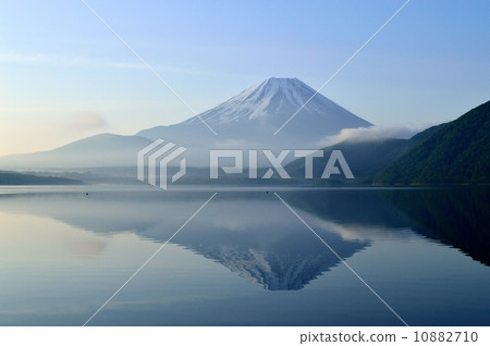 來自本栖湖的富士山 來自本栖湖的富士山 10882710