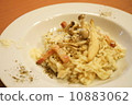 意大利煨飯用各種各樣的蘑菇和pancetta 10883062