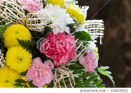 Bunch of flowers 10883642