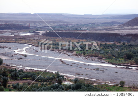 Ait Ben Haddow 10884003