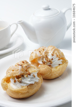 Cream puff Cream puff 10884675