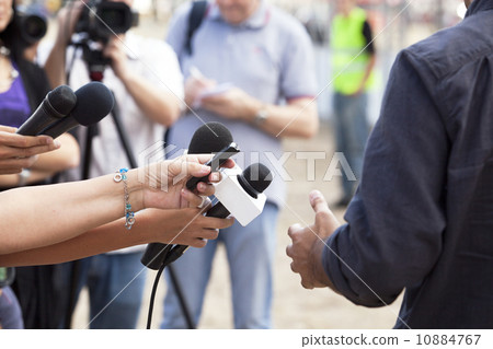 TV interview 10884767