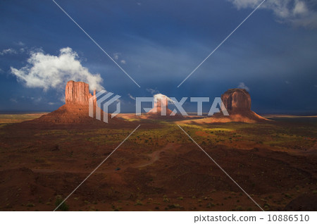 Monument Valley Monument Valley 10886510
