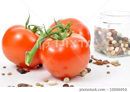 Fresh tomatoes and cooking bean pattern Fresh tomatoes and cooking bean pattern 10886950
