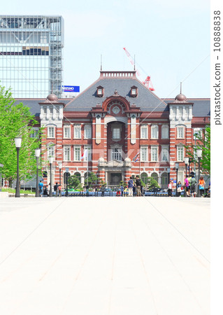 Image of Tokyo Station Marunouchi South Exit station (after completion of save / restore construction) 10888838