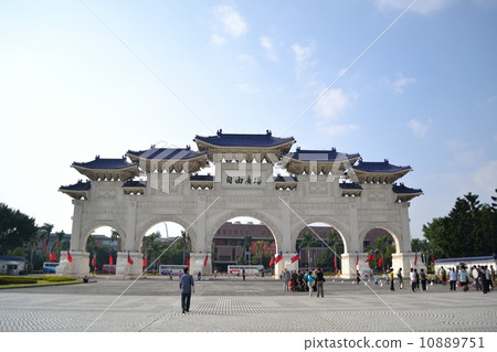 Freedom square 10889751