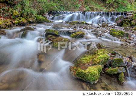 waterfall 10890696