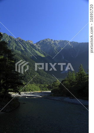 Kamikochi in summer 10891720