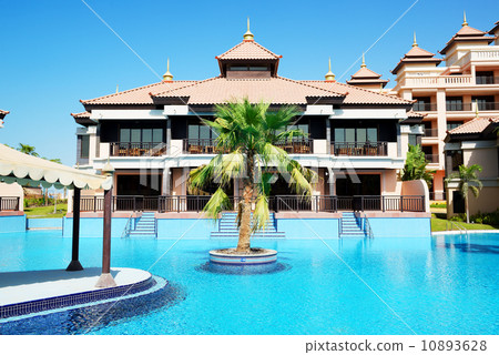 The luxury villas in Thai style hotel on Palm Jumeirah man-made The luxury villas in Thai style hotel on Palm Jumeirah man-made 10893628