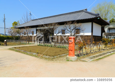 Old Suzuki family front gate and post (post box) 10895056