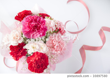 Carnation bouquets 10897580